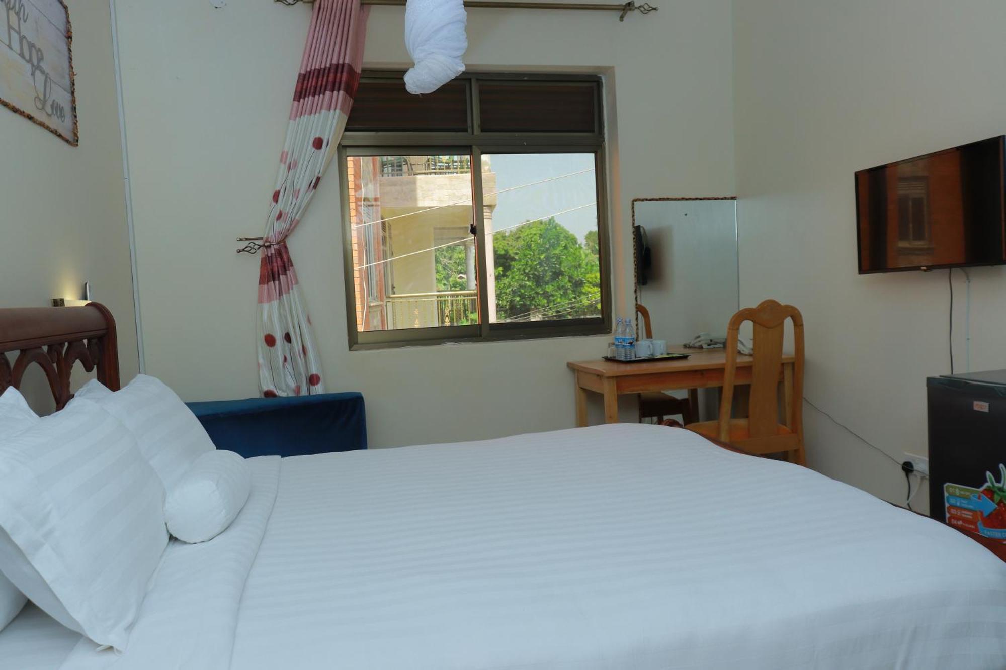 Mowicribs Hotel And Spa Entebbe Exterior foto
