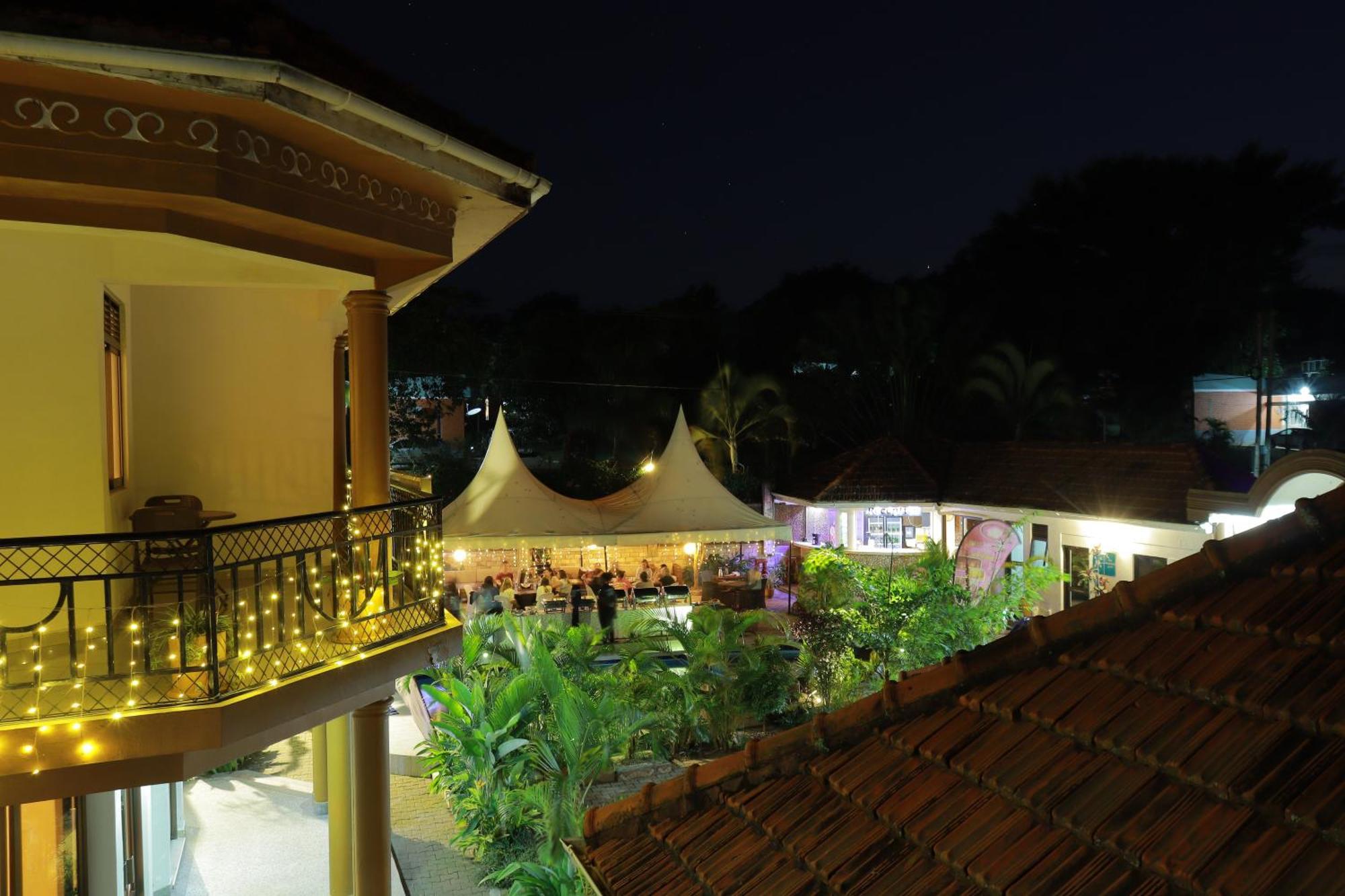 Mowicribs Hotel And Spa Entebbe Exterior foto