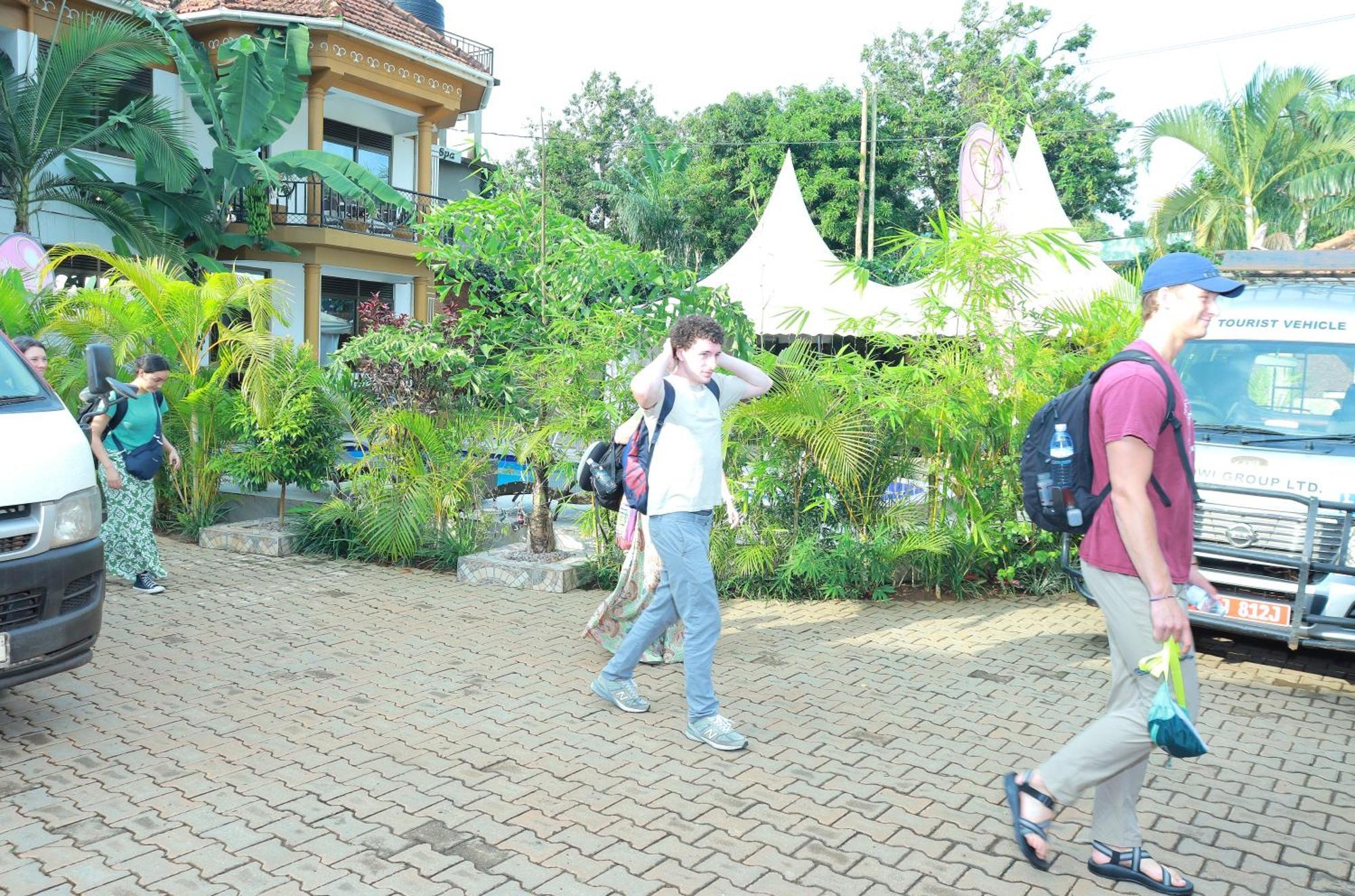 Mowicribs Hotel And Spa Entebbe Exterior foto
