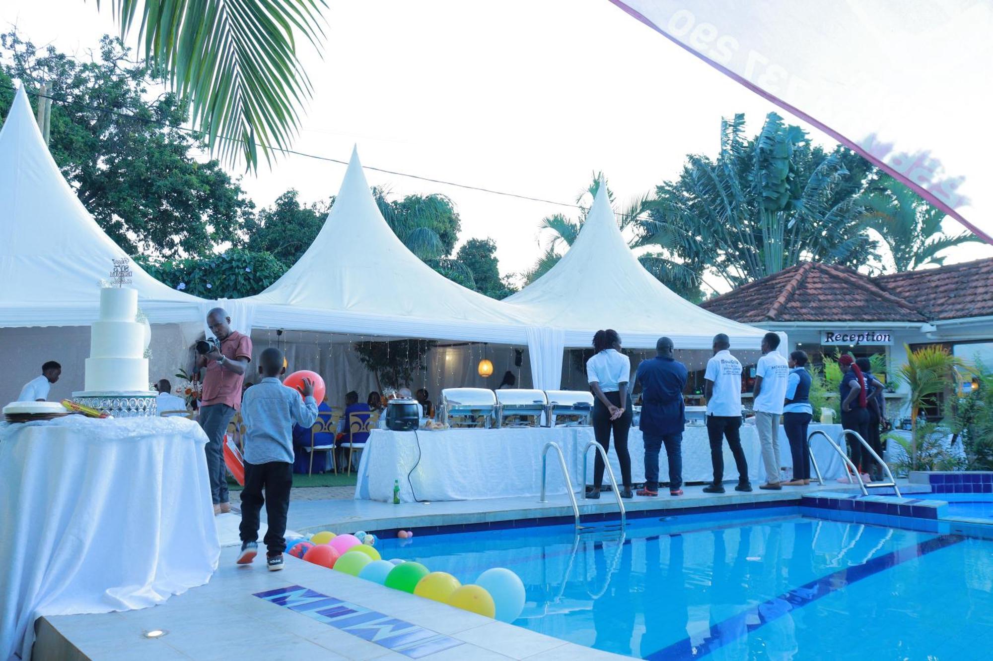Mowicribs Hotel And Spa Entebbe Exterior foto