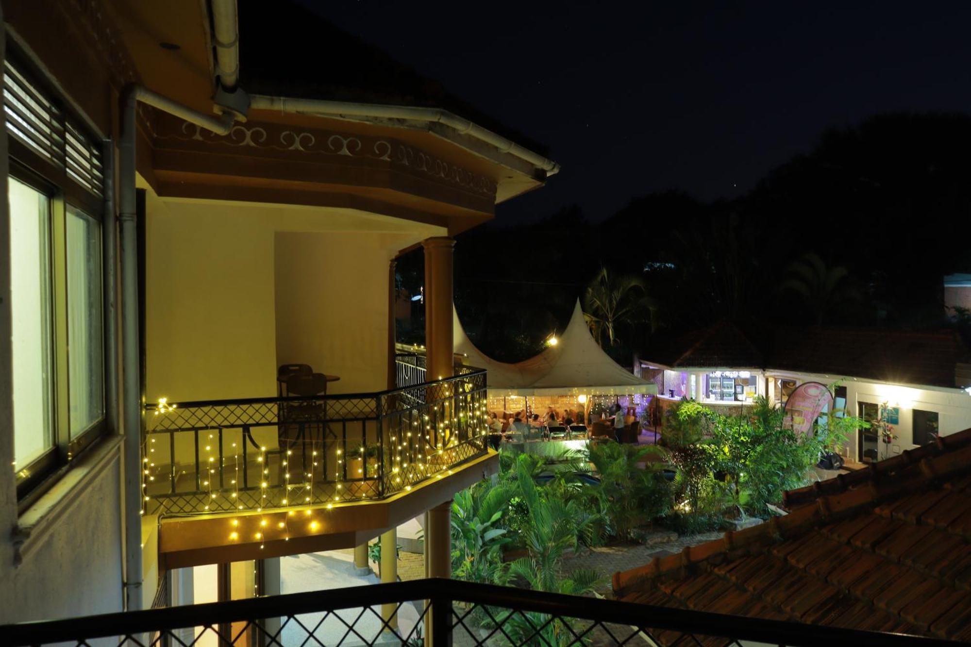 Mowicribs Hotel And Spa Entebbe Exterior foto
