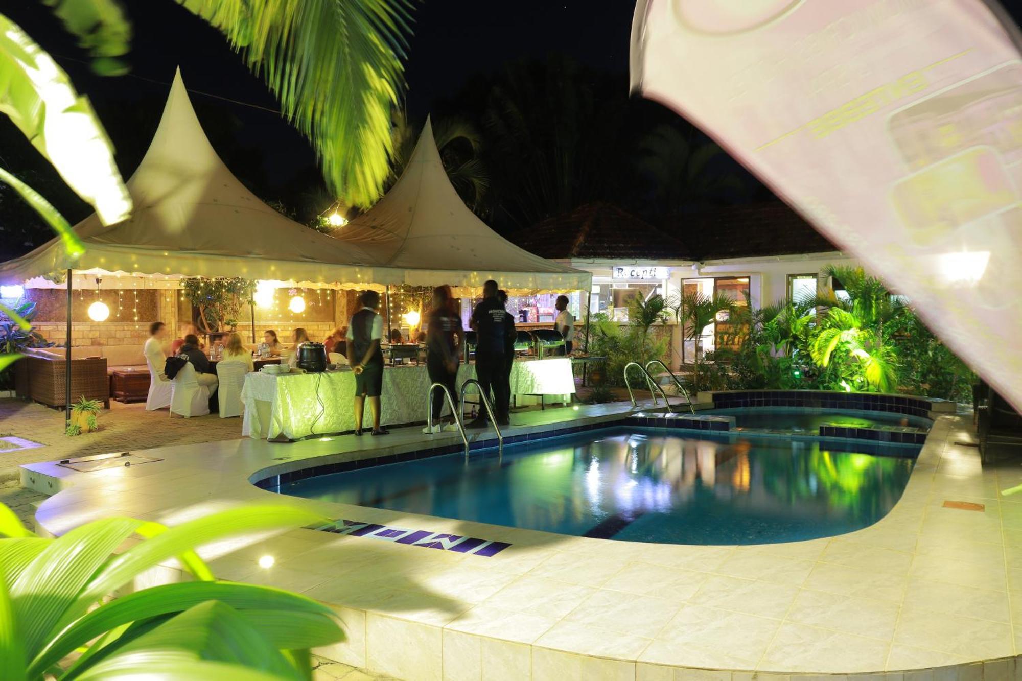 Mowicribs Hotel And Spa Entebbe Exterior foto