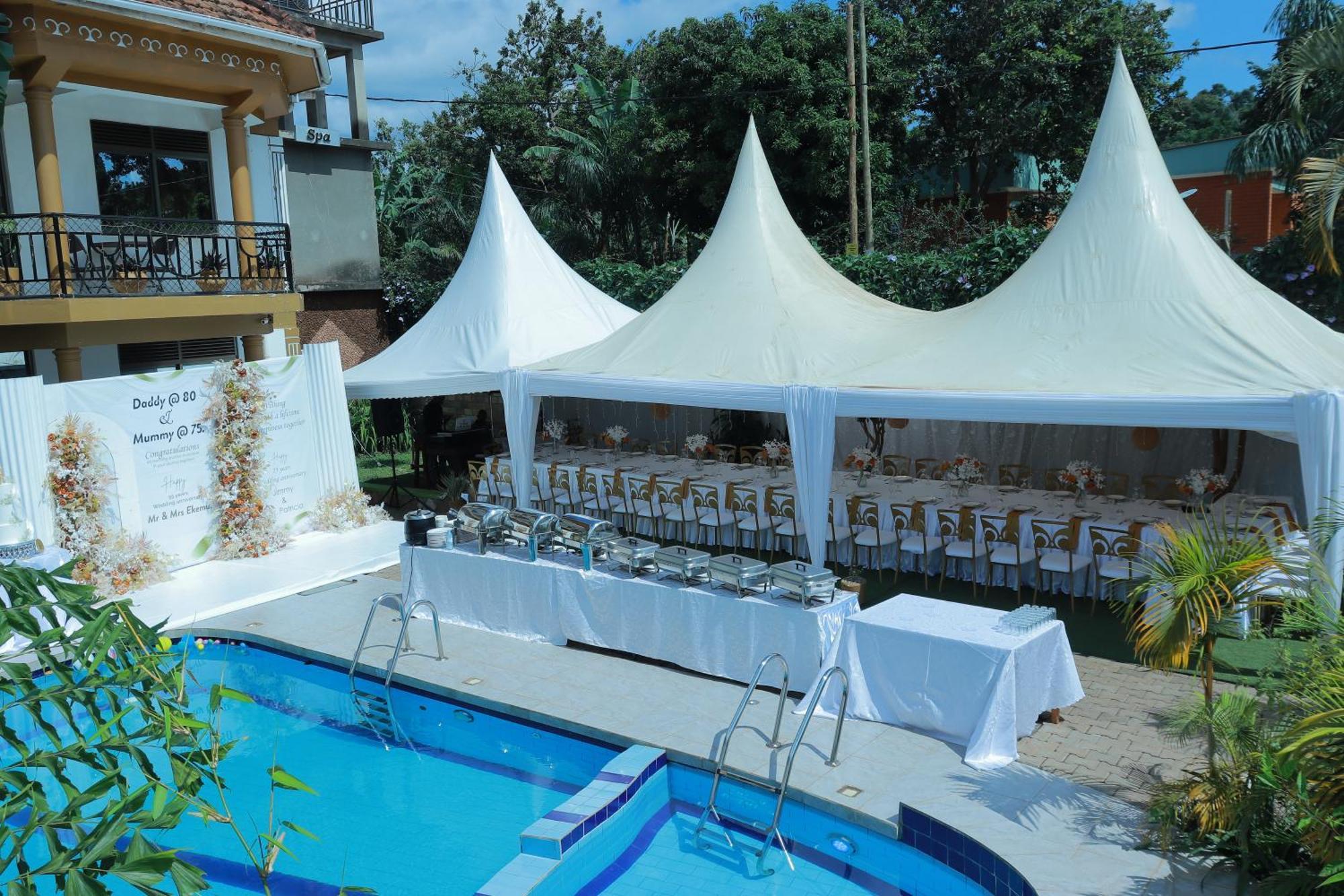 Mowicribs Hotel And Spa Entebbe Exterior foto